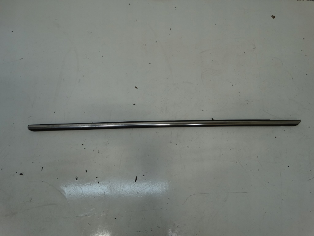 фото №1, Молдинг хром левая уплотнитель kia carens iv bdb