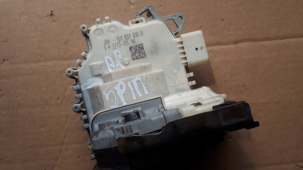 фото №4, Audi оригинальный номер 8j1837016d замок дверь pin