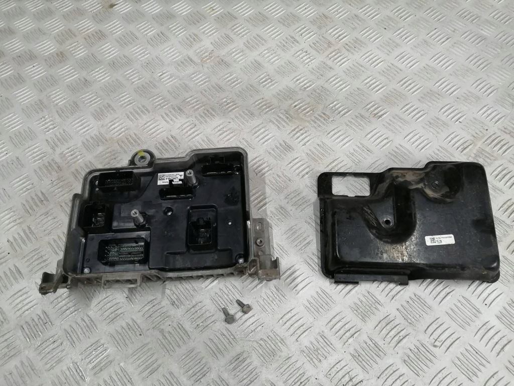 фото №1, Tesla model 3 модуль блок керування 1583991-00-c