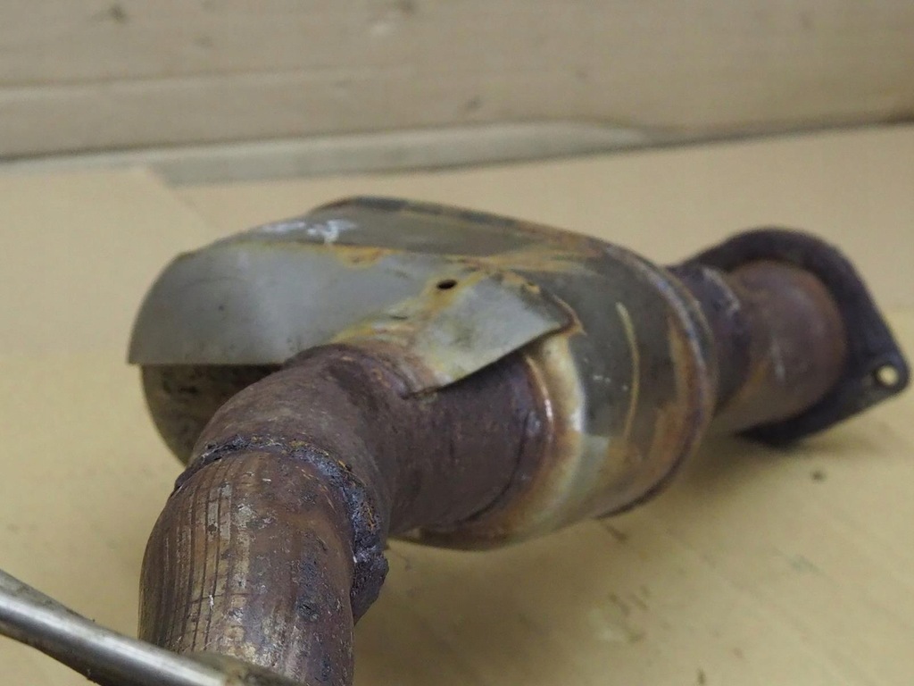 фото №11, Гасник коливань труба вихлопна volvo v70 ii 2,4 d5