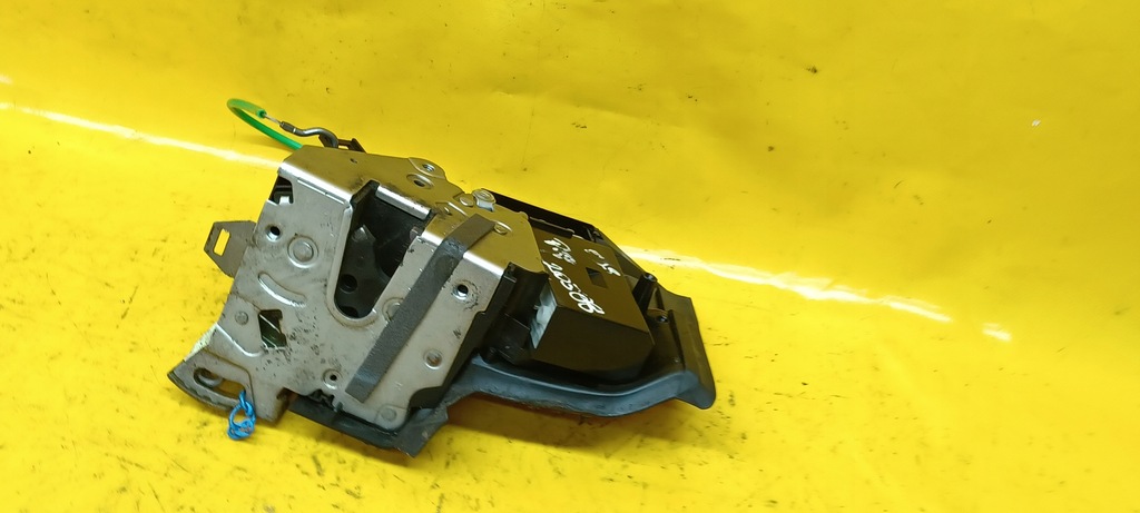 фото №8, Замок дверь правый перед bmw e39 95-00r 8352165