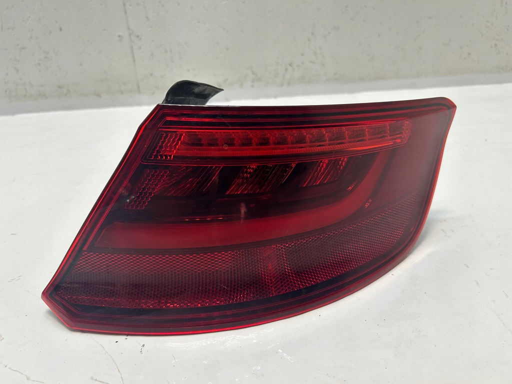 фото №1, Audi a3 8v sportsback задня права лампа led 8v4945096d