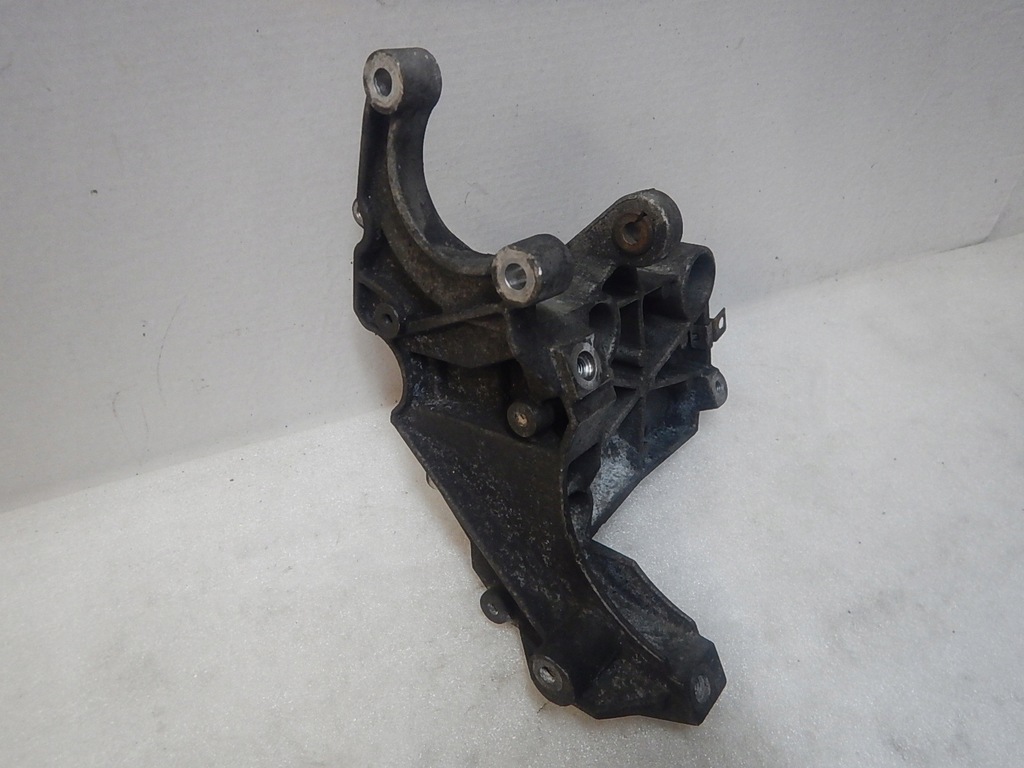 фото №1, Audi a4 a6 c6 allroad 3.0 tdi кронштейн основание насоса