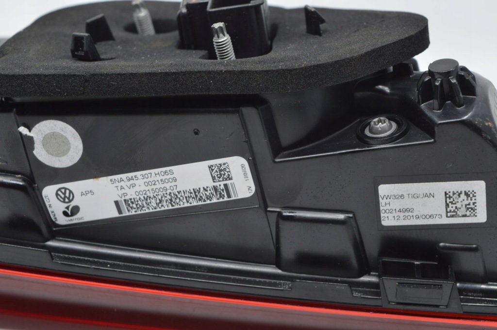 фото №12, Vw tiguan ii 2016-2022 лампа задняя левая внутренняя iq light 5na945307h