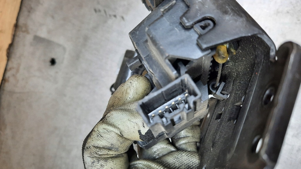 фото №4, Volvo v90 v90 cc cross замок кришки багажника