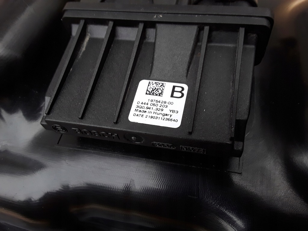 фото №12, Бак adblue seat leon iii kombi lift 1.6 tdi 2019 5q0131877f 5q0131969e