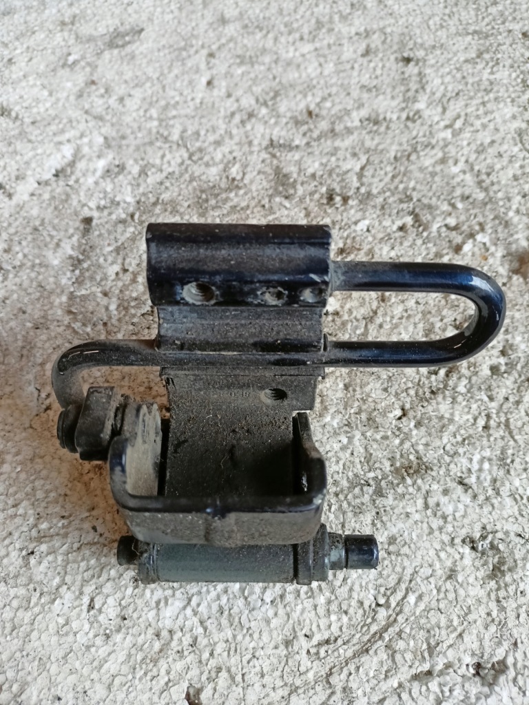 фото №1, Петля двері лівий задня a4 b7 a6 c6 q7 8e0833411e