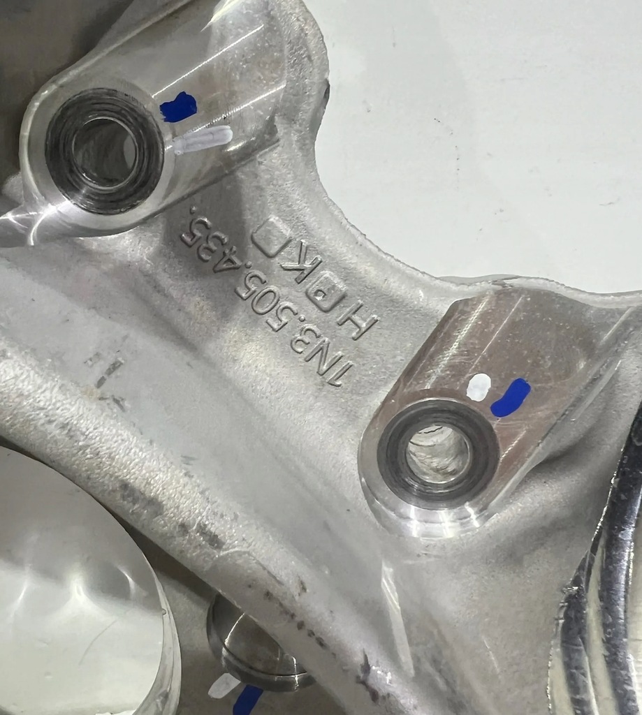 фото №12, Поворотный кулак задняя левая volkswagen id buzz