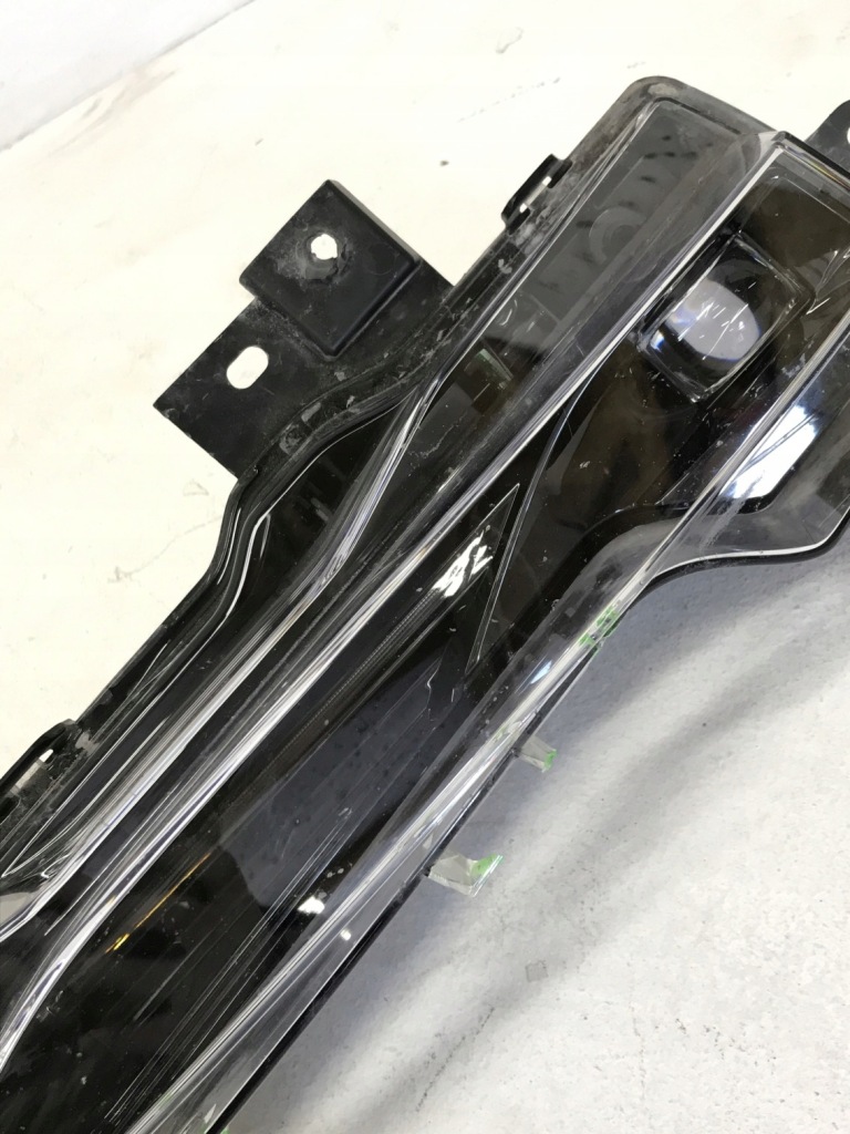 Tesla model 3 iii противотуманная фара правый бампера перед drl с Разборки