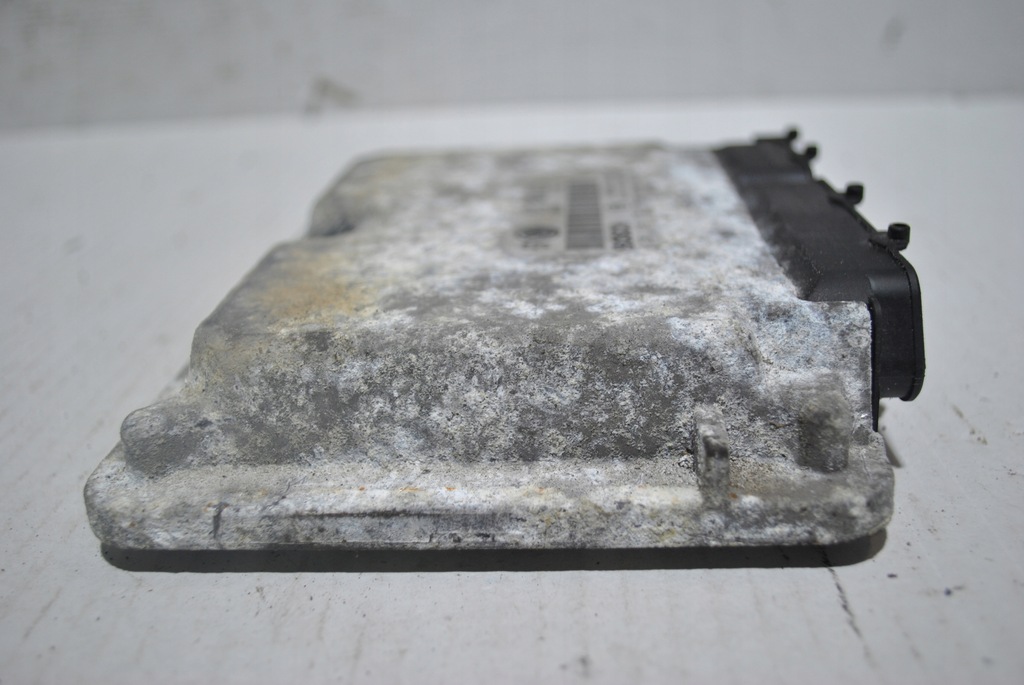 фото №7, Бортовий комп'ютер двигуна vw golf iv 071906018k 0261206175