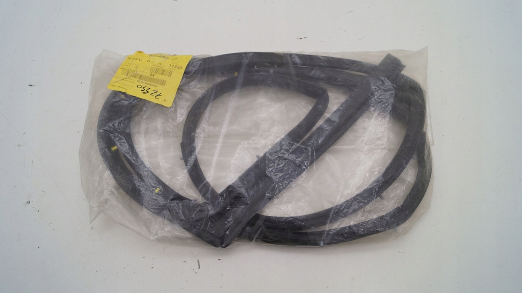 фото №1, Mazda 2 ii dj 14- прокладка дверь правая задняя