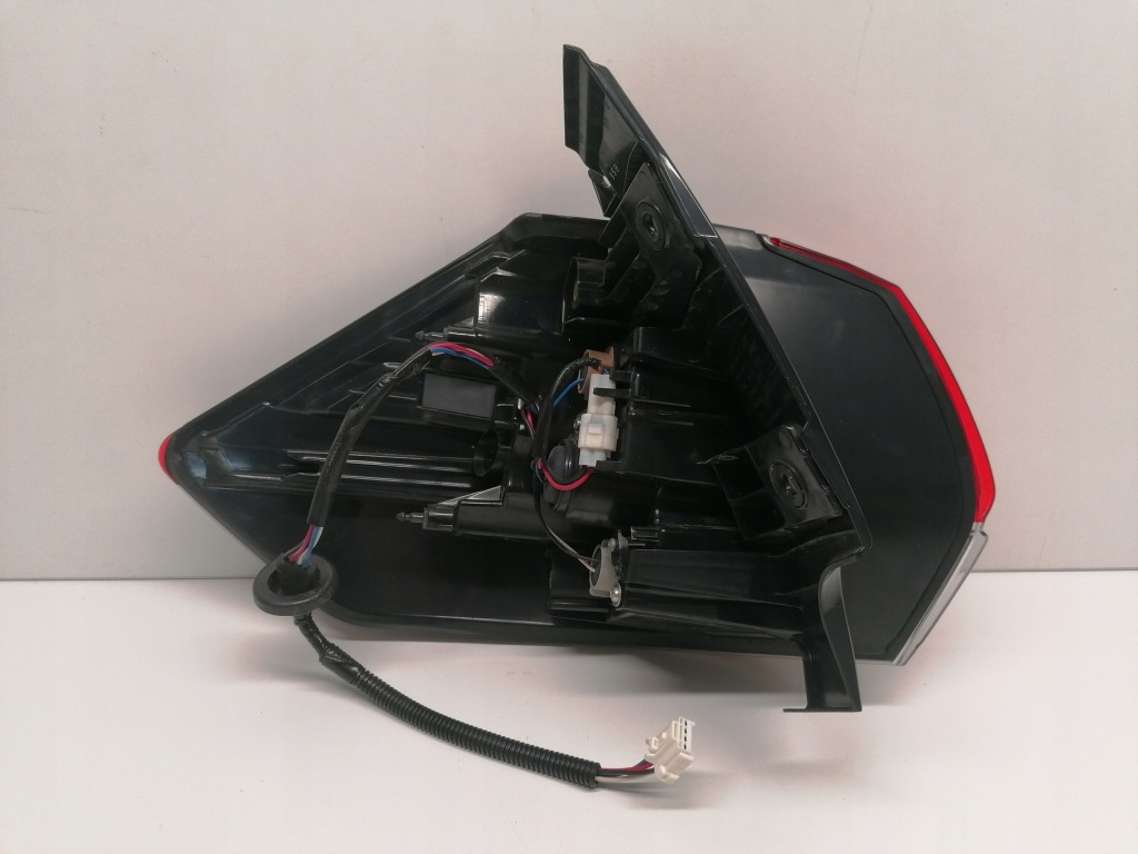 фото №6, Nissan x-trail t32 lift лампа задняя правая оригинал europa 17-21