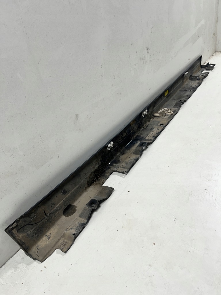 фото №12, Mercedes glb w247 x247 молдинг накладка порог порог левая