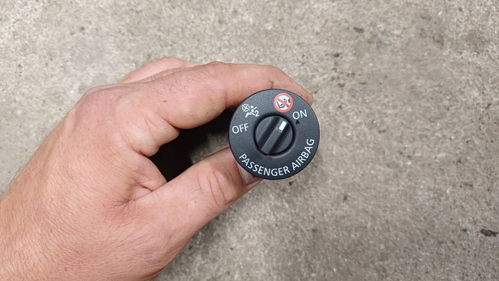 фото №1, Renault captur ii 19- перемикач air bag 681991670r