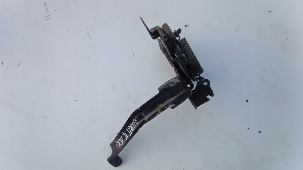 фото №3, Засов капот toyota auris ii