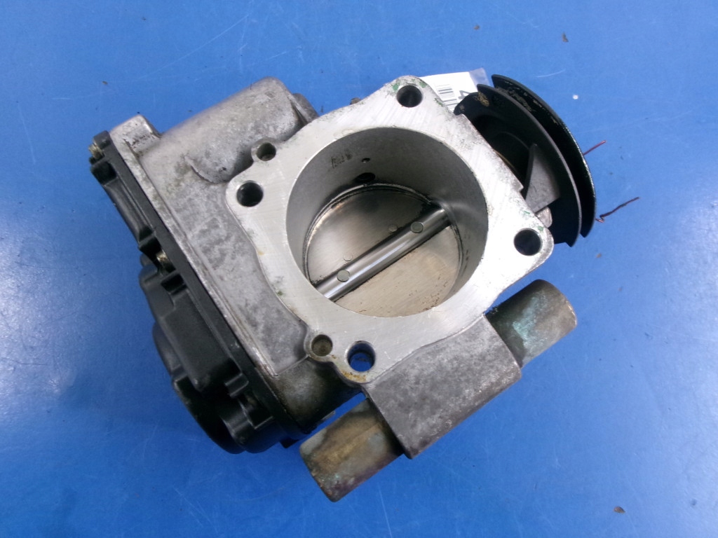 фото №5, Audi a6 c4 1.8 дроссельная заслонка vdo 058133063e adr