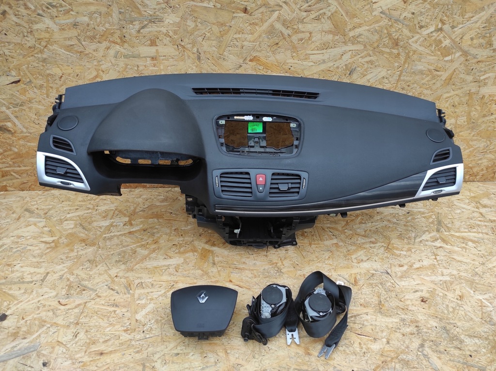 фото №1, Панель приладів консоль renault megane iii