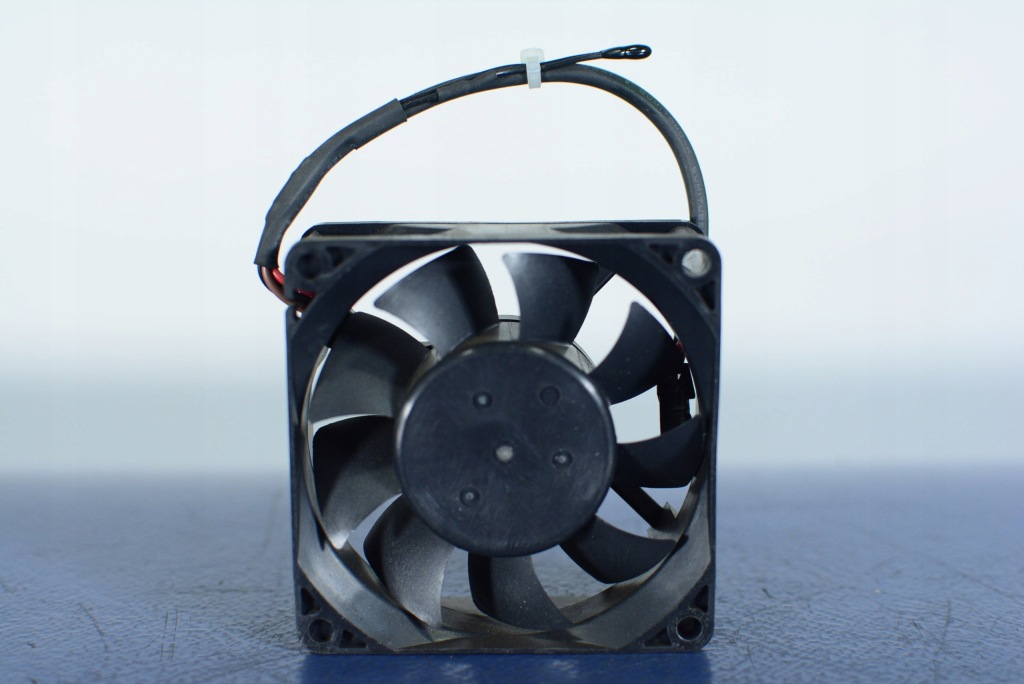 фото №1, Bmw 6 f13 вентилятор усилителя 6983075