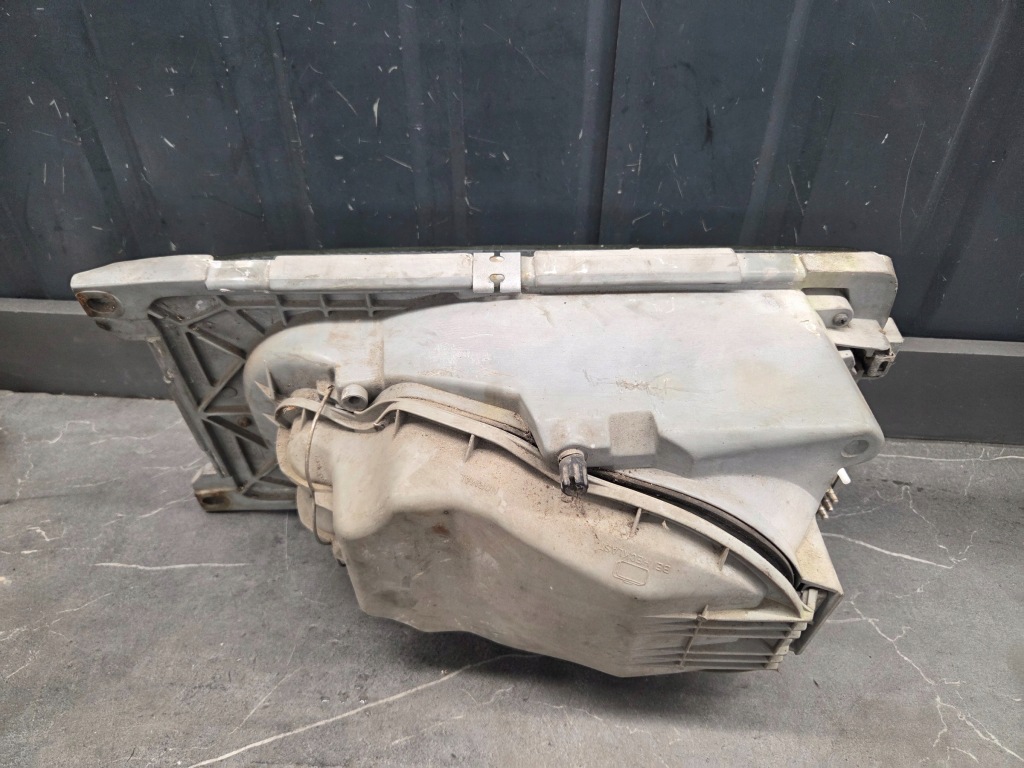 1305235051r фара правый mercedes w123 bosch в Украине