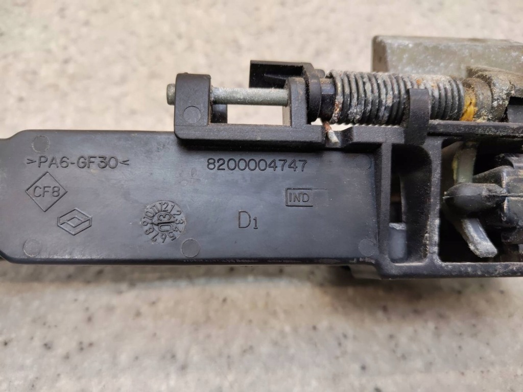 Ручка зовнішня дверей права перед передня renault laguna 2 8200004747 Оригінал