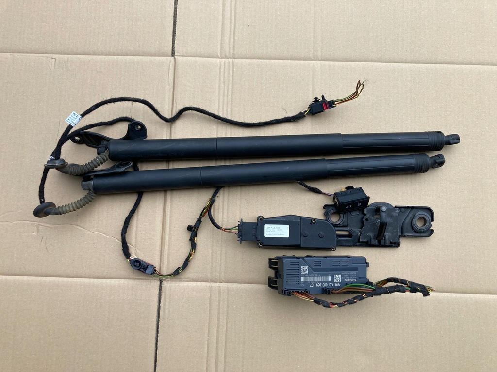 фото №1, Амортизаторы крышки модуль доводчик audi q3 8u