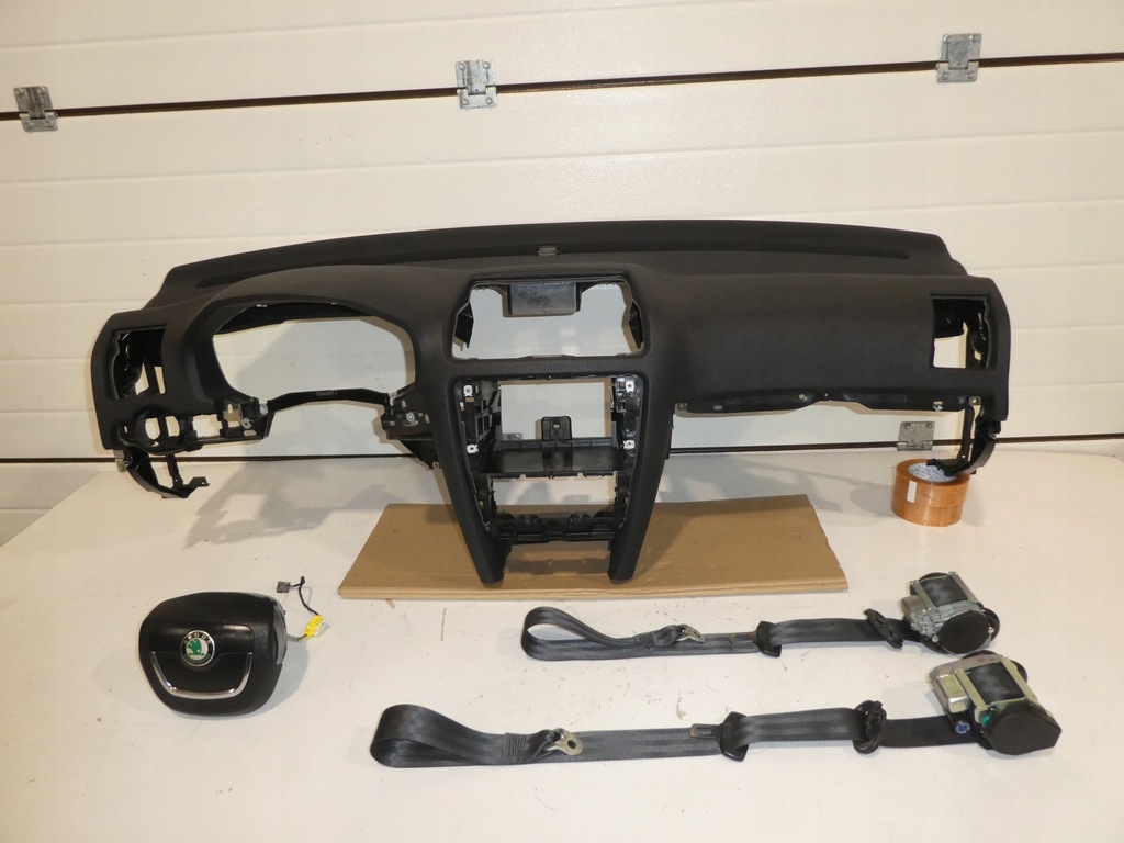 фото №1, Skoda octavia ii lift приборная панель консоль подушка безопасности ремни