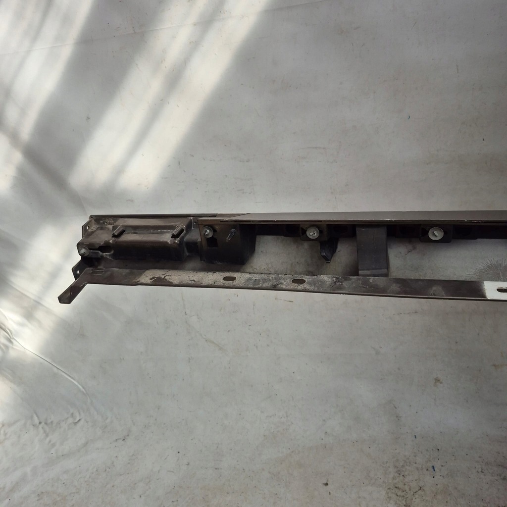 фото №7, Jaguar xe 15-24 поріг правий молдинг поріг права