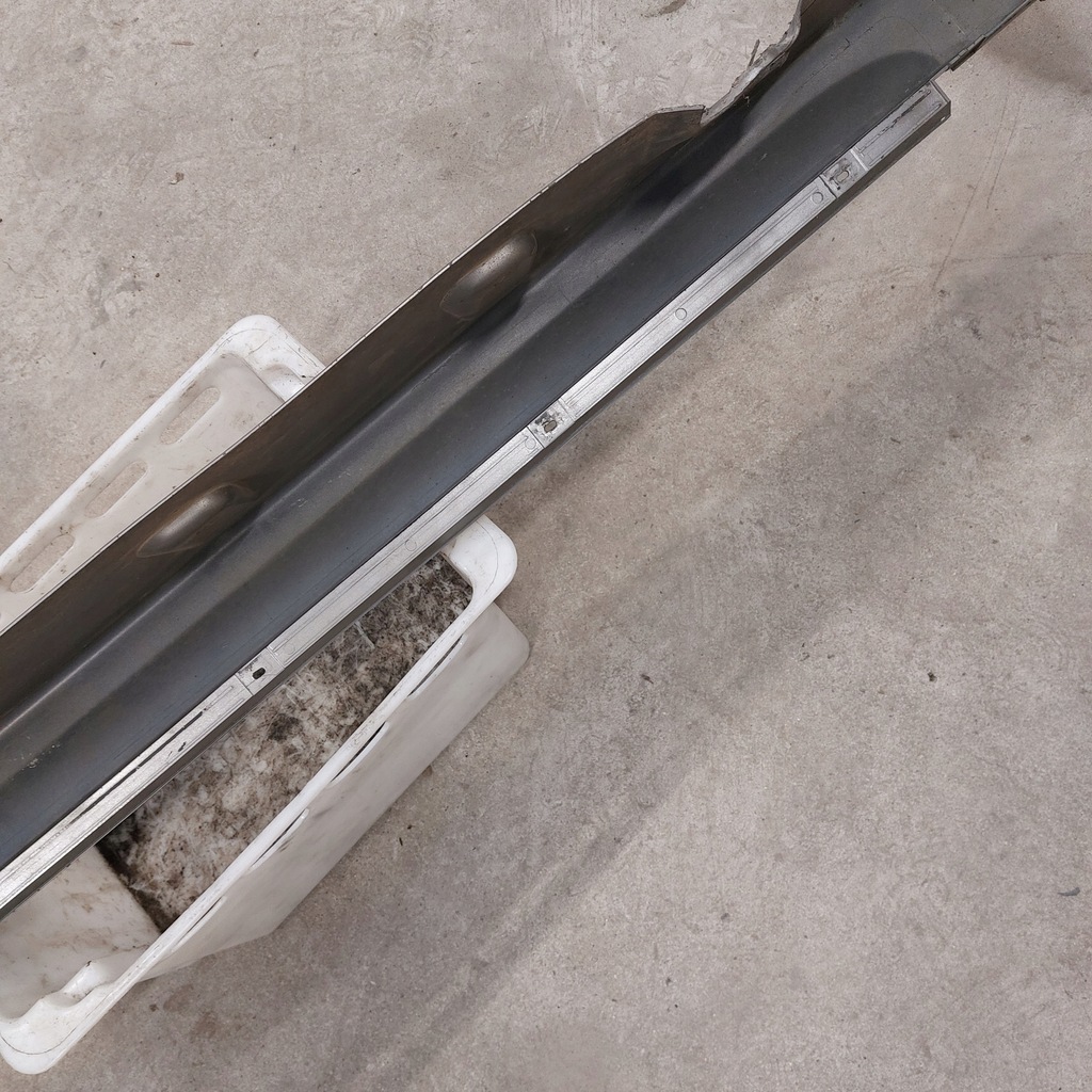 фото №16, Subaru impreza iii 3 молдинг накладка порог правая 12792001