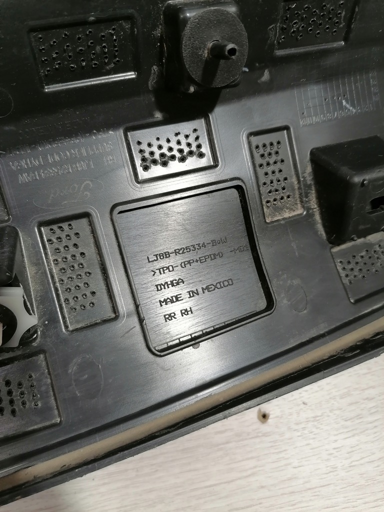 фото №10, Mustang mach-e молдинг двері pr. задня lj8br25334baw