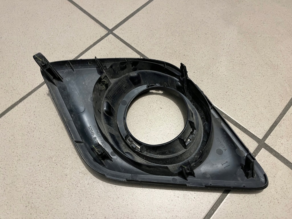 фото №8, Решётка бампера левая toyota hilux viii 8