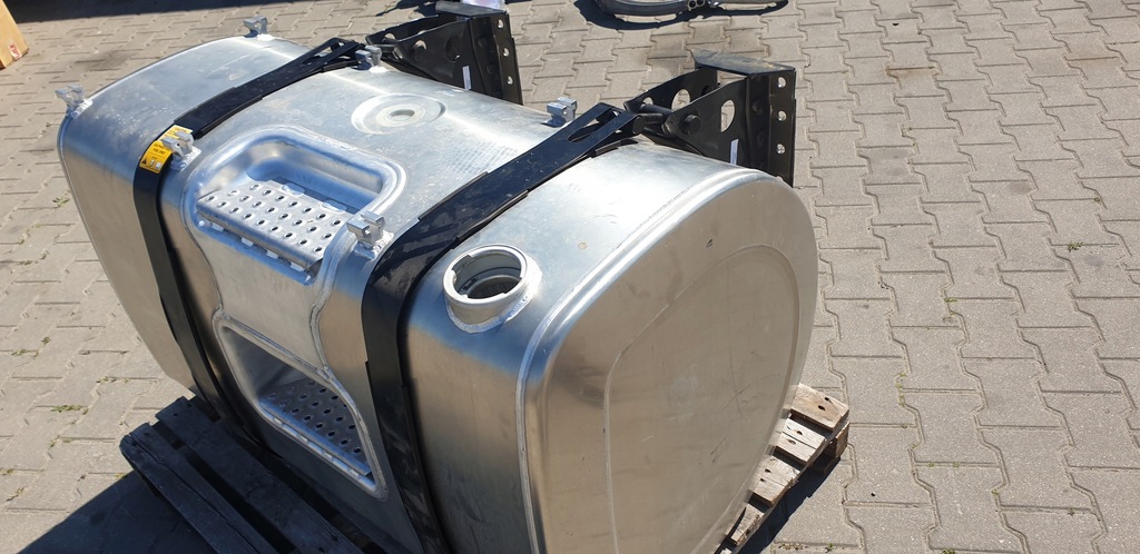 фото №1, Оригинальный новый бак топлива volvo fh 480l с łapami renault gama t