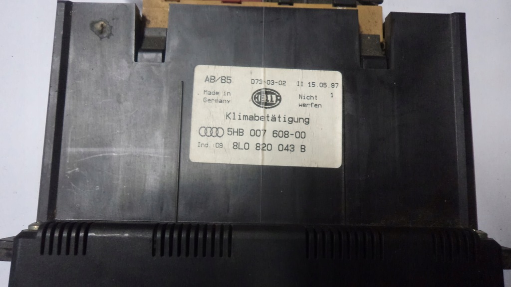 фото №1, Audi a4 b5 панель кондиционера