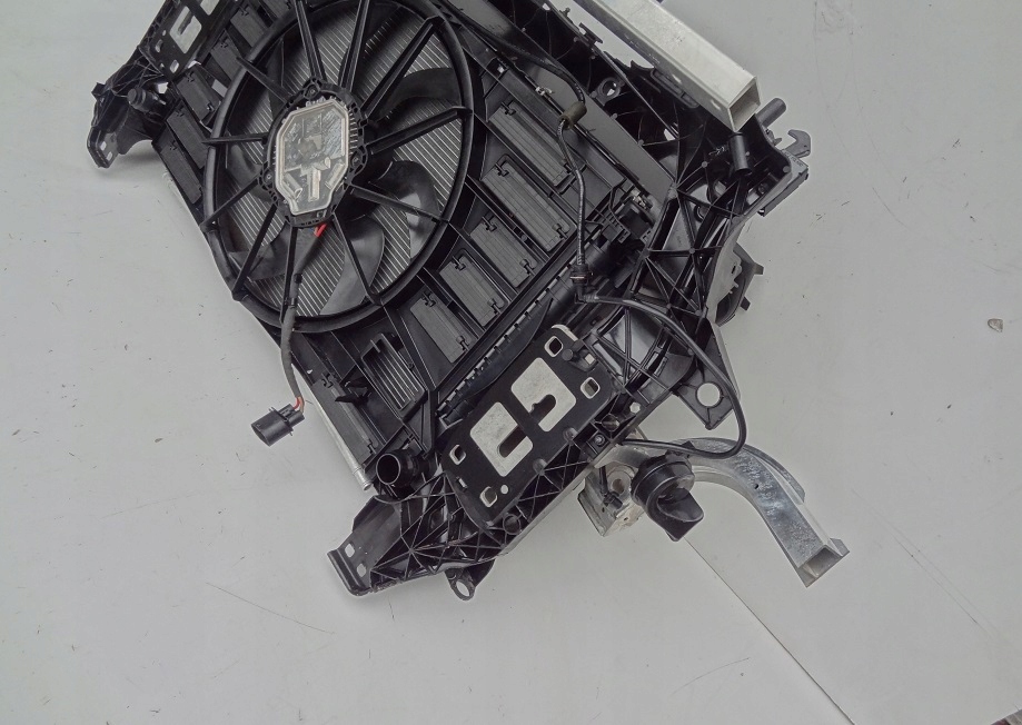 Комплектный  ремень усилитель перед 3.0 tdi 4m0145805c audi q7 4m Недорого