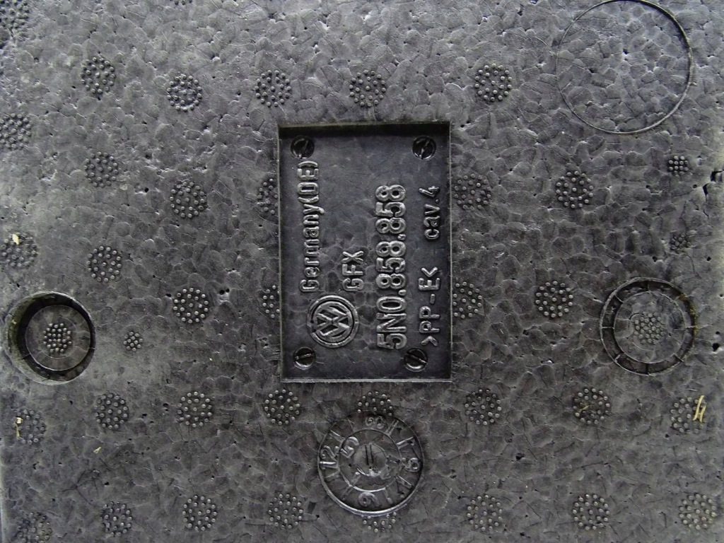 фото №6, Пінополістирол вкладиш багажника колеса запасного vw tiguan 5n 5n0858858