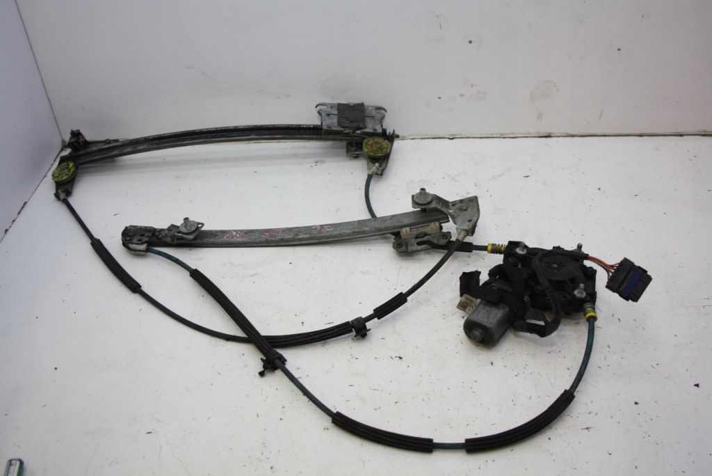 Купити Підйомник механізм скло праві перед alfa romeo gt 606815920