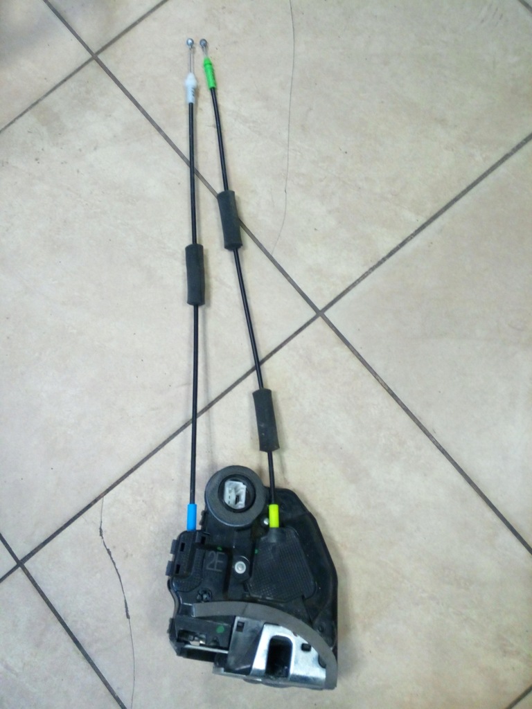 фото №1, Замок дверь задняя правый toyota corolla e21 2-контакты 2e 110219 oryg.