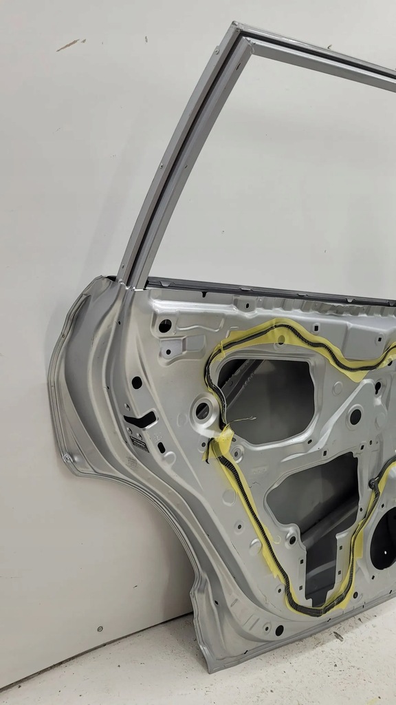 фото №13, Toyota corolla cross 22+ дверь задняя задние левая fv