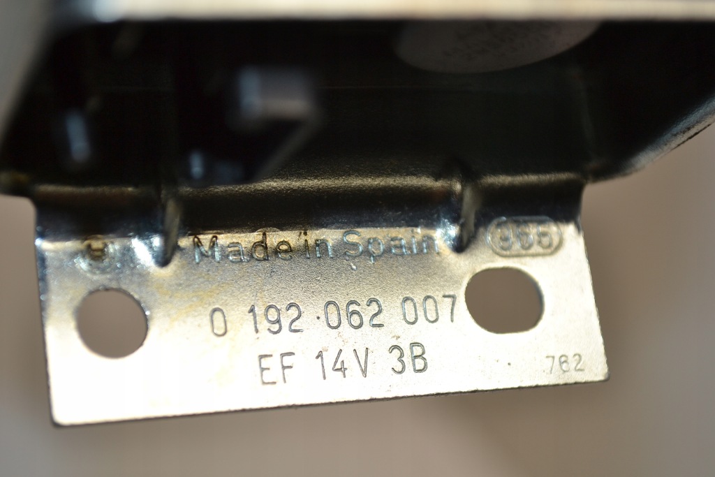 Mercedes w111 w112 w113 регулятор напряжения bosch в Украине