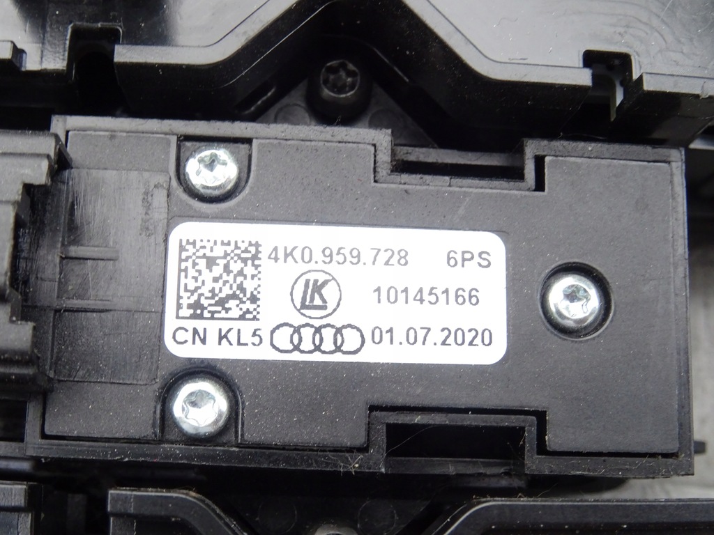 фото №9, Лампа освещение кабины перед pod люк audi a4 b9 8w0 4k0959728