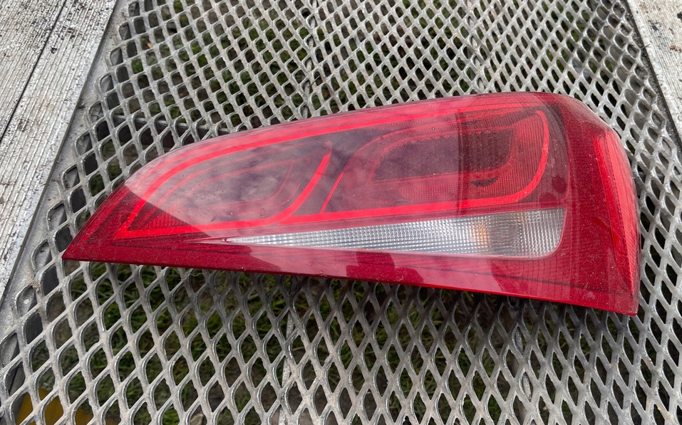 фото №1, Audi q5 8r лампа правый задняя 8r0945094