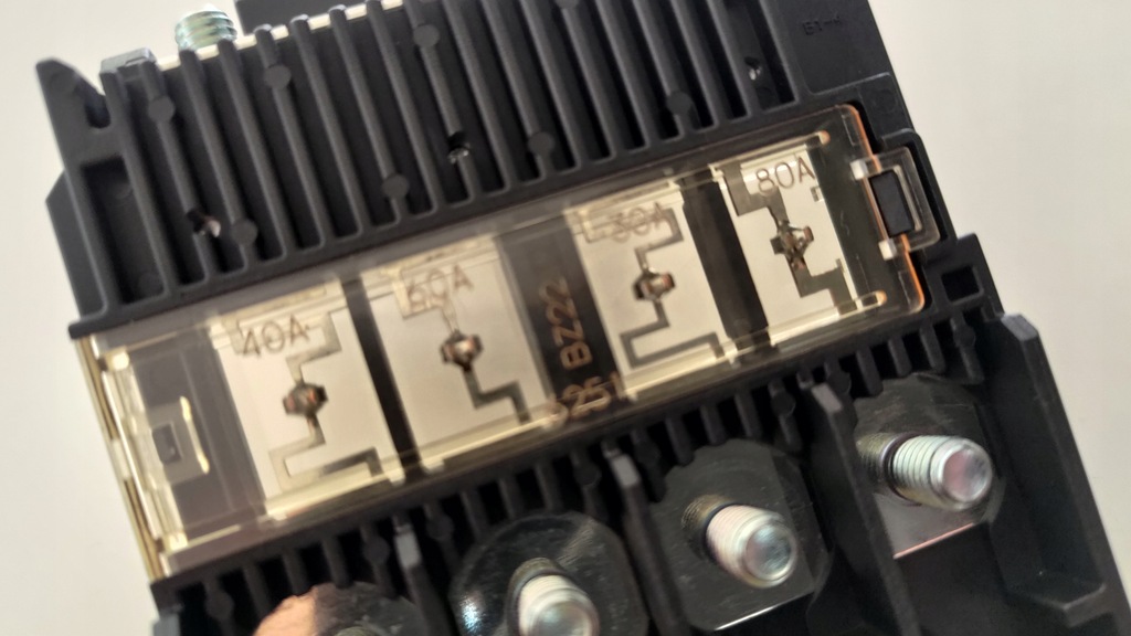 фото №7, Mitsubishi colt vi 04 - клема акумулятор plus запобіжники комплектна