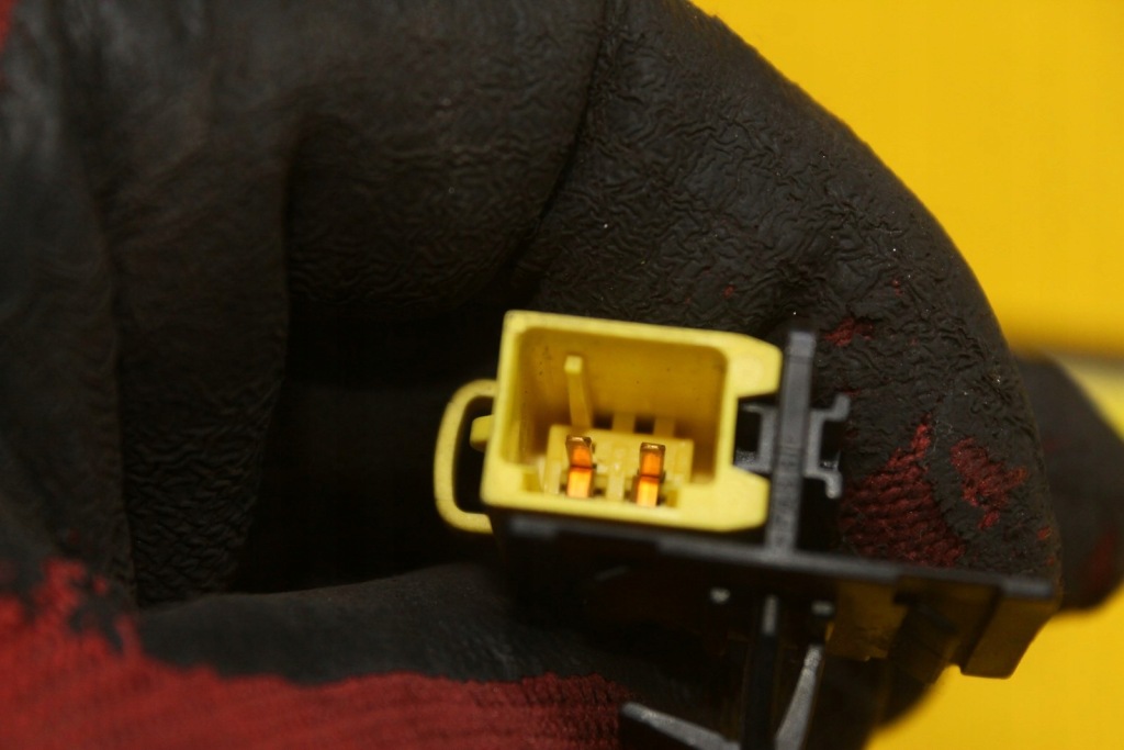 фото №4, Натягувач кліпса поперечина правий перед vectra c