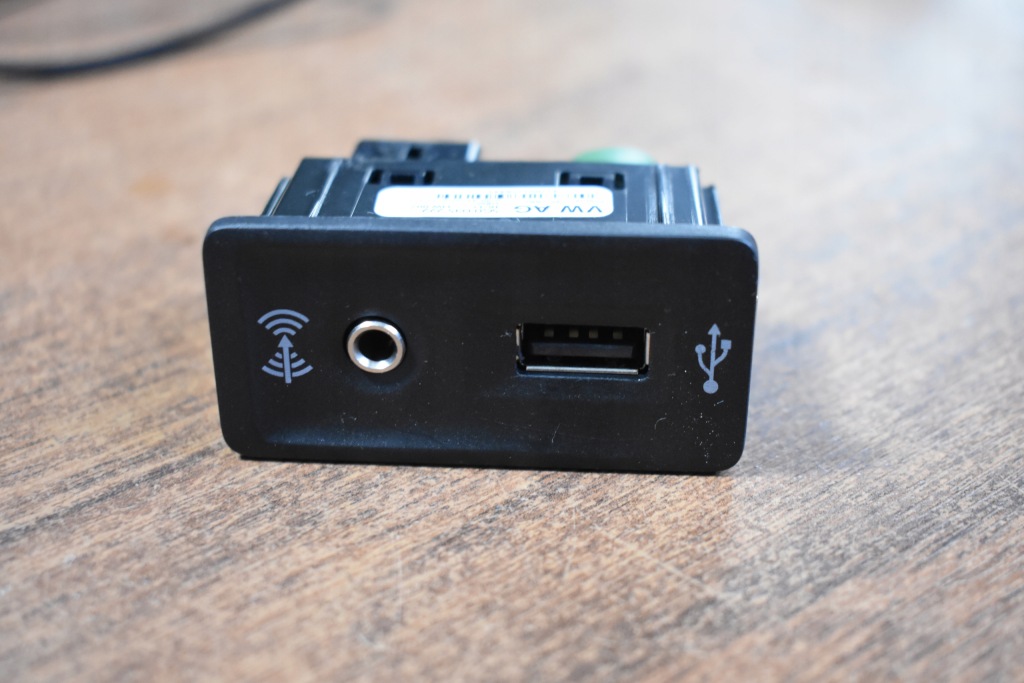 фото №1, Idealne соединитель port usb aux porsche audi 1