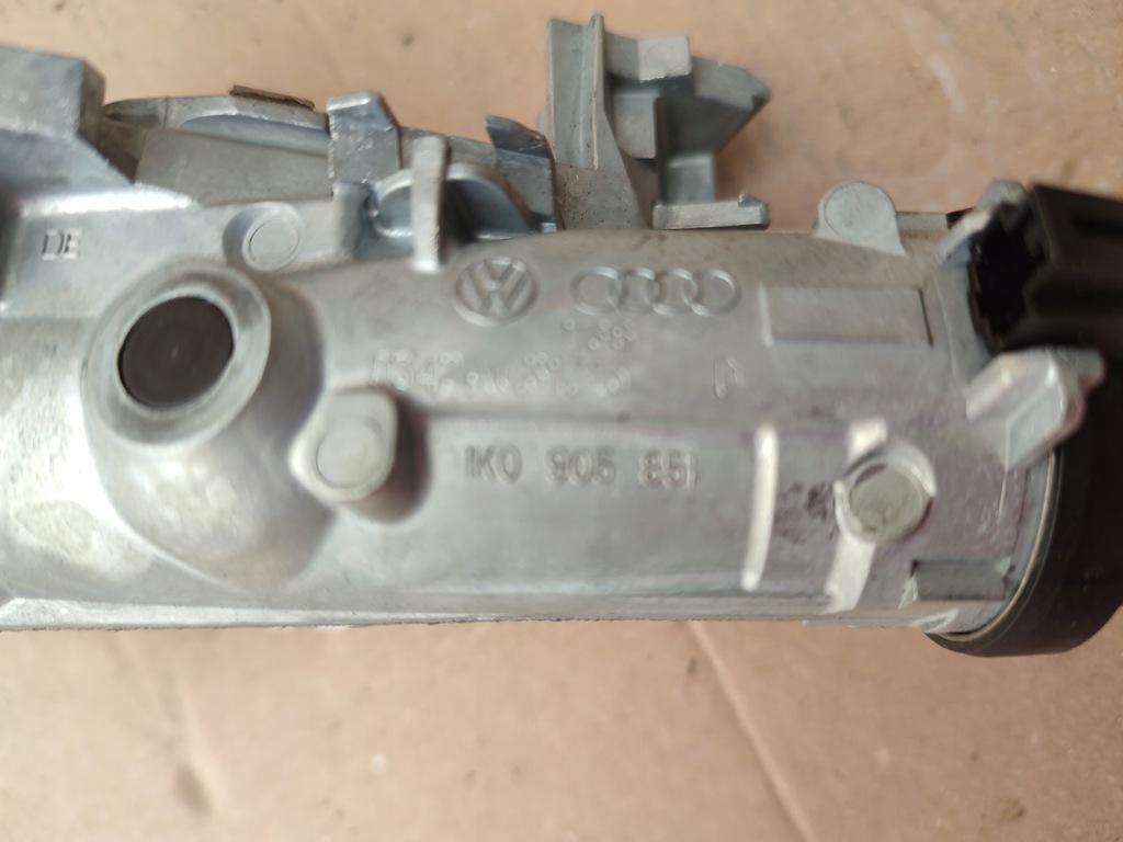 фото №5, Замок зажигания + 2x ключ skoda rapid lift 15r оригинал 67tys пробег