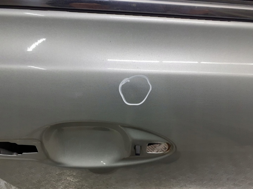 фото №3, Дверь правый перед toyota avensis t25 1c0