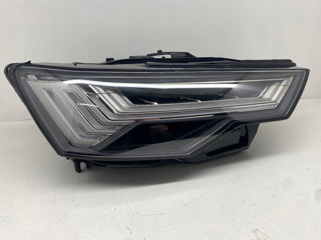 фото №1, Audi a6 c8 full led matrix лампа права перед комплектна 4k0941036 модулі