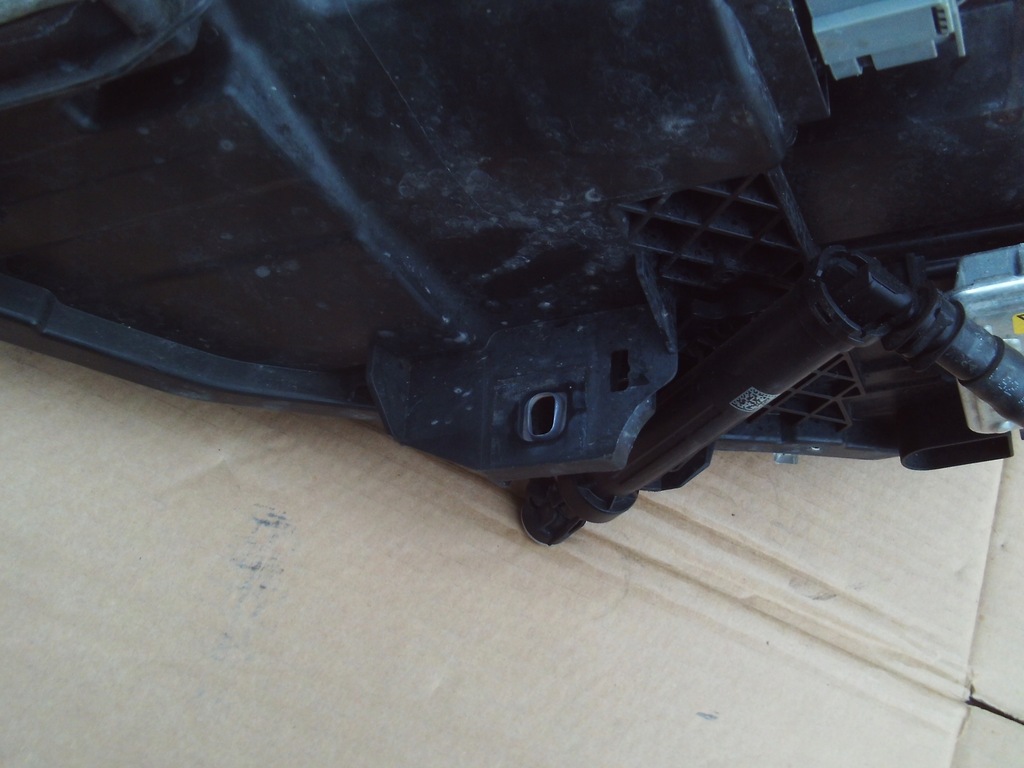 фото №6, Лампа права mercedes a klasa 176 bi ксенон 1768201261 ładne