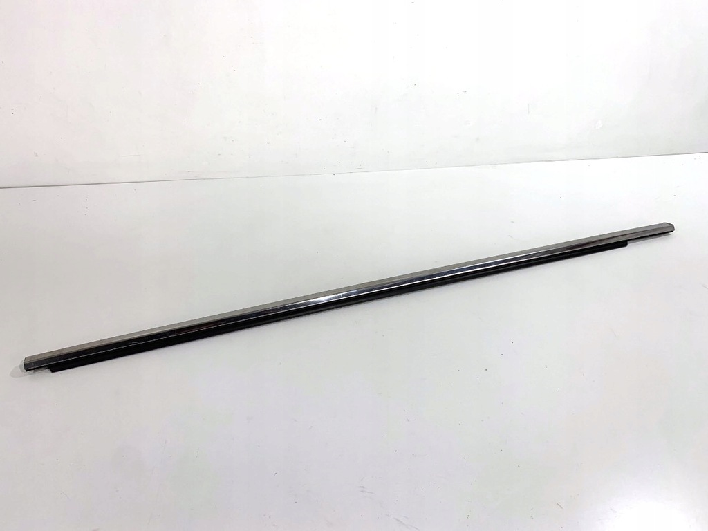 фото №1, Молдинг уплотнитель перед правый lexus nx