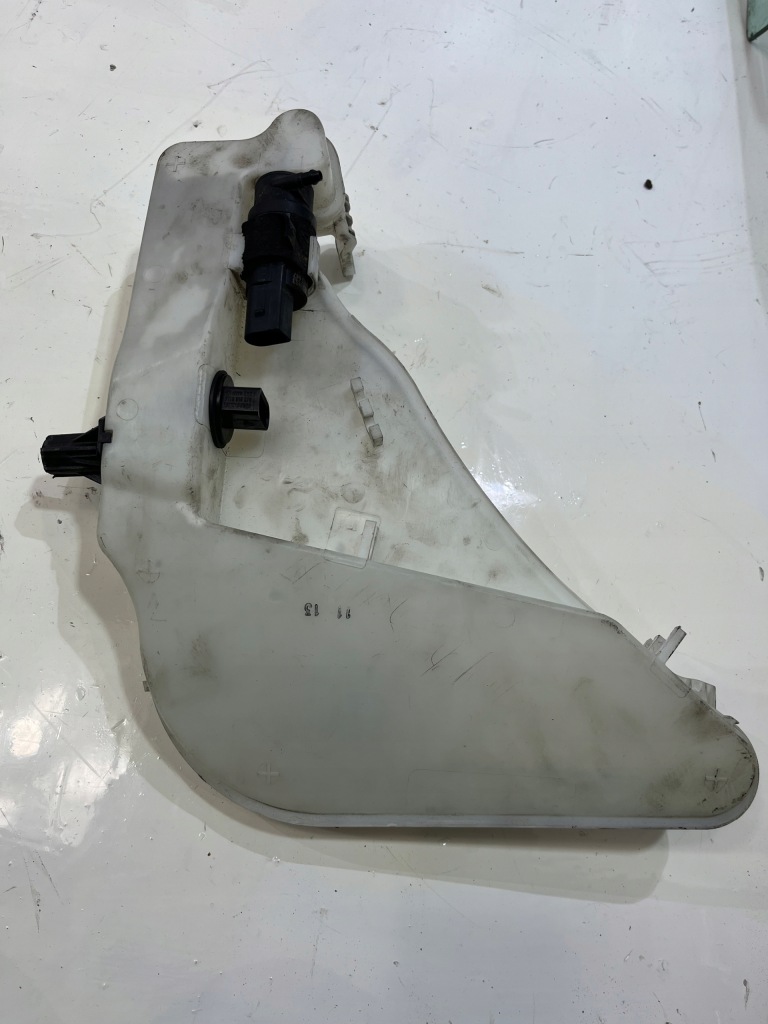 фото №1, Бак омивача audi a7 c7 4g8955451e повний !