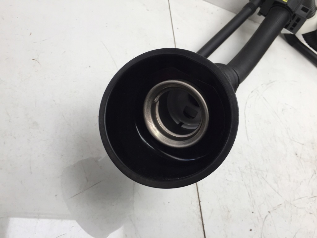 фото №2, Micra k14 1.5 dci заливная горловина труба топлива бака